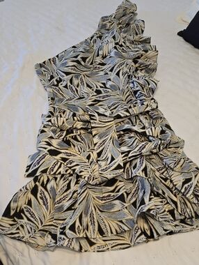 Alexis Black, Cream, Gray One-Shoulder Leaf-Print Dress